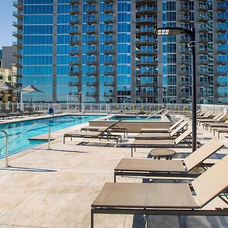 Placemakr Premier Sobro ناشفيل المظهر الخارجي الصورة The pool at the Ritz-Carlton, Downtown, Los Angeles