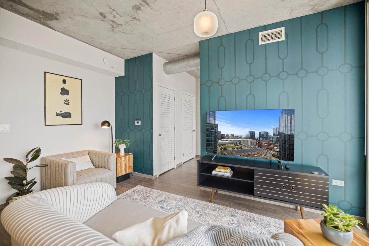 Placemakr Premier Sobro ناشفيل المظهر الخارجي الصورة A staged living room